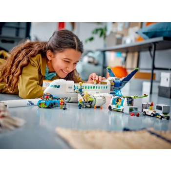 LEGO City 60367 Klocki Samolot pasażerski