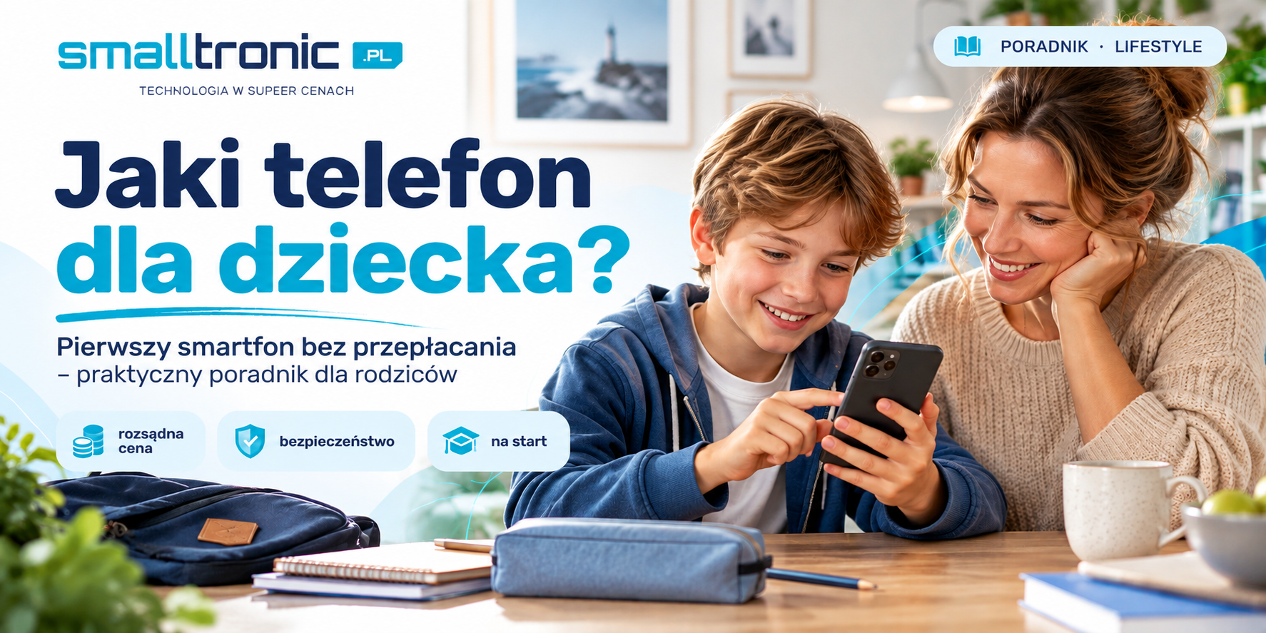 Mama i dziecko wspólnie oglądają smartfon