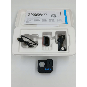 Kamera sportowa GoPro LIT HERO 4K60 wodoodporna lampka LED (ZWROTOWY)